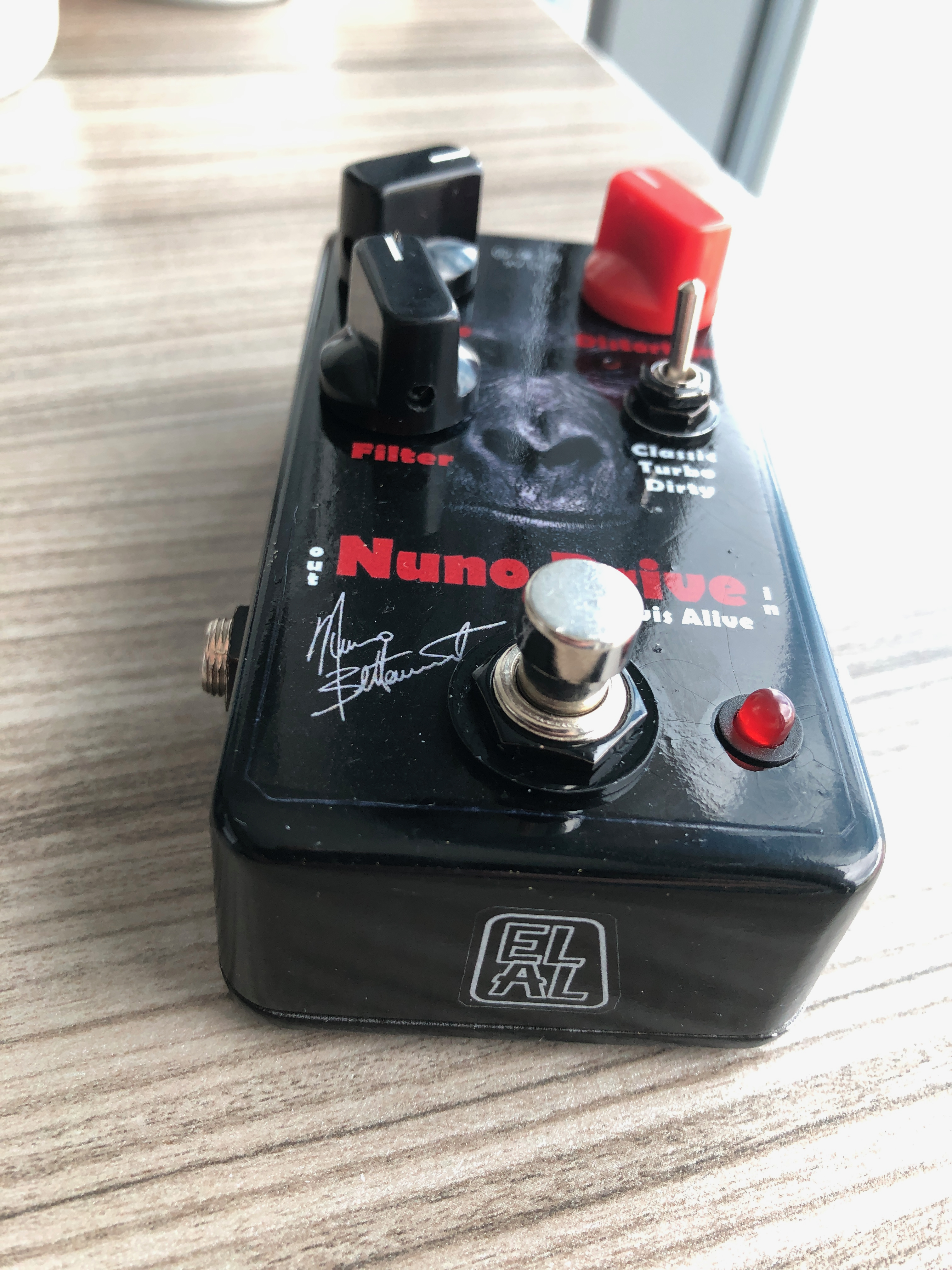 Nuno Drive - Side view